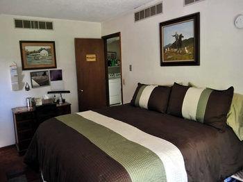 Lazy T Ranch Guest House Manhattan Zewnętrze zdjęcie
